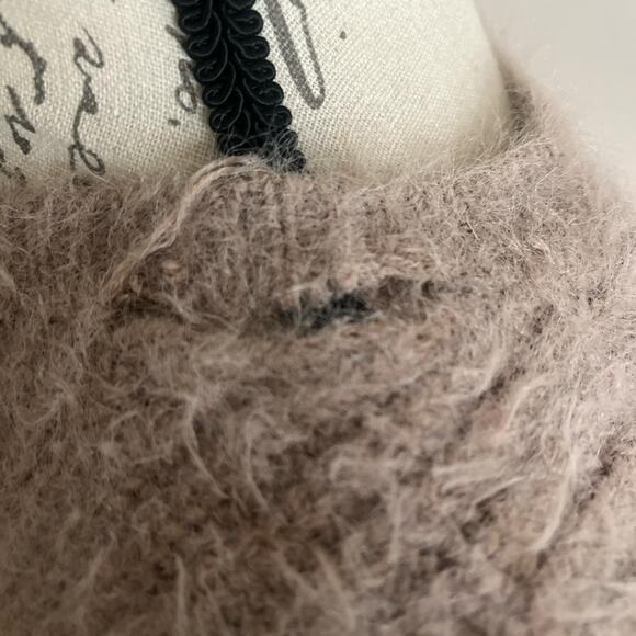 Zara fuzzy super soft sweater - Picture 3 of 4
